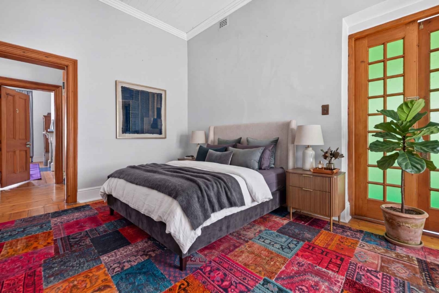 7 Bedroom Property for Sale in Oranjezicht Western Cape